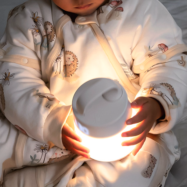 Mountable Feed-Tracker Night Light