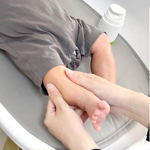 2-in-1 Baby Bath & Changing Table