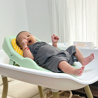 2-in-1 Baby Bath & Changing Table