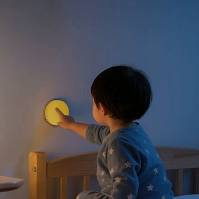Mountable Feed-Tracker Night Light